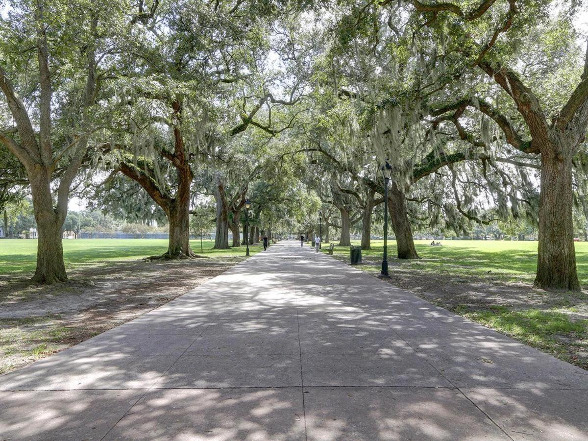Parlor On Lafayette Villa Savannah Exterior photo