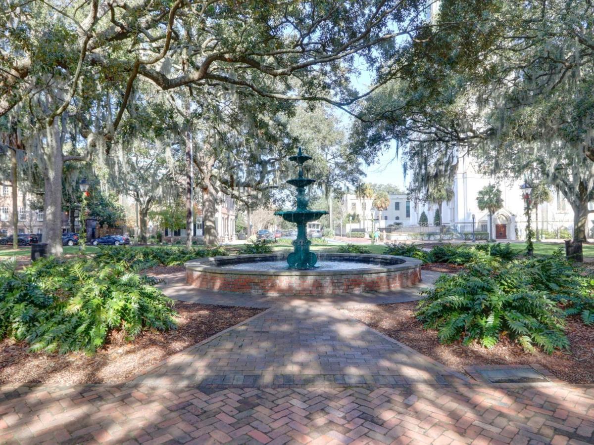 Parlor On Lafayette Villa Savannah Exterior photo